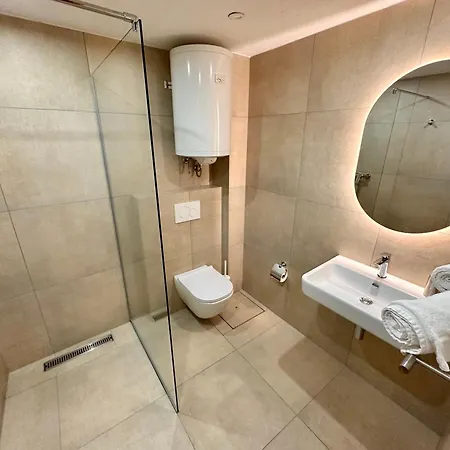 Glamping Tent Water Village Rogla Tente de luxe Oplotnica