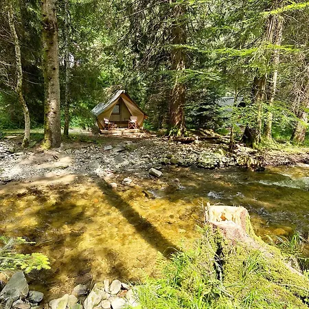Campo de lujo Water Village Rogla A Private Riverside Glamping Tent *